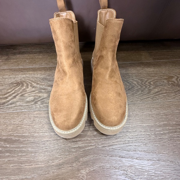 Chinese Laundry Piper Suede Boots Tan Size 7 Pull-On Booties Summer Fall Boho - Picture 2 of 9